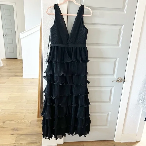 NWT 49054 Mac Duggal Ieena Black Sleeveless Ruffle Tiered V Neck Gown - Picture 5 of 6
